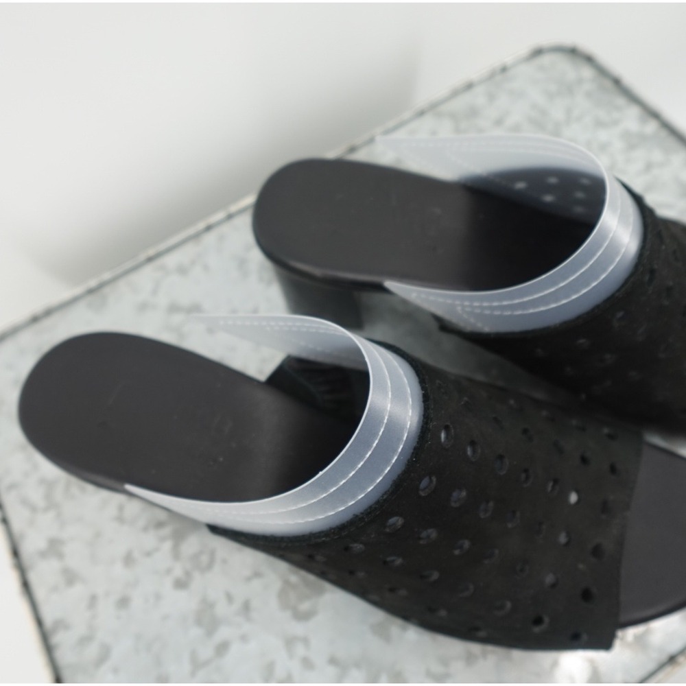 Munro American Womens Black Suede Perforated Block Heel Slide Sandals Size 8 M - Picture 4 of 7